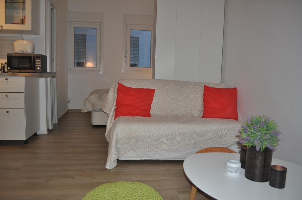 Ronda De Segovia Appartement Madrid Buitenkant foto