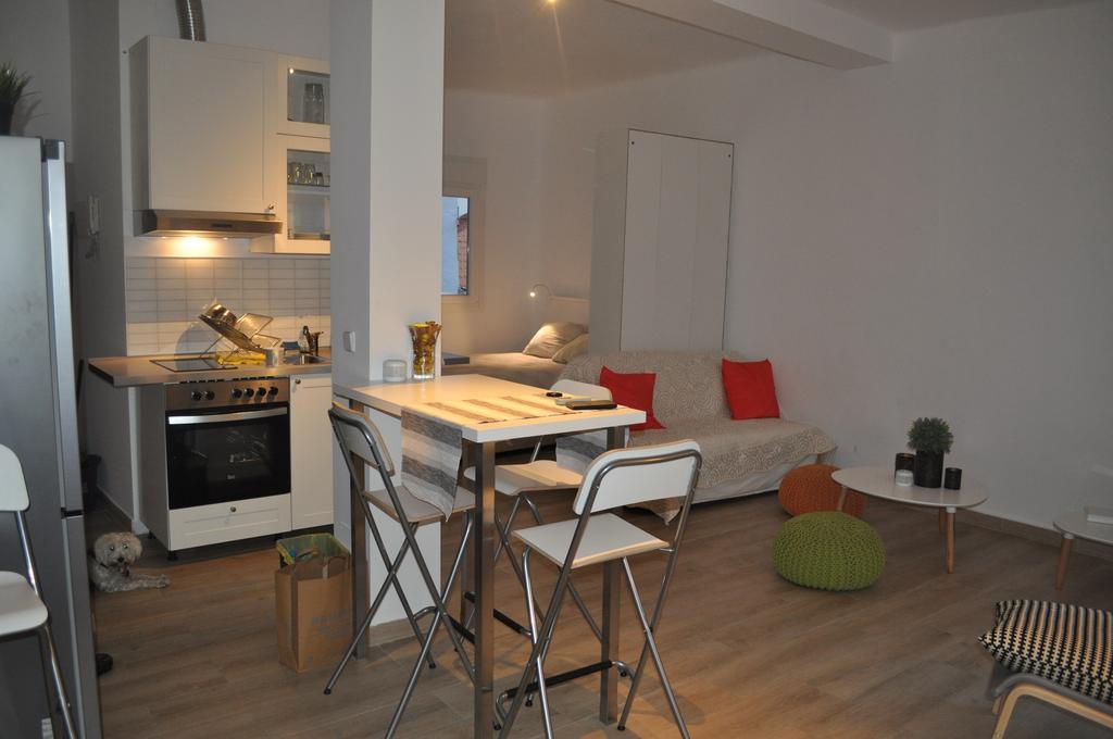 Ronda De Segovia Appartement Madrid Buitenkant foto