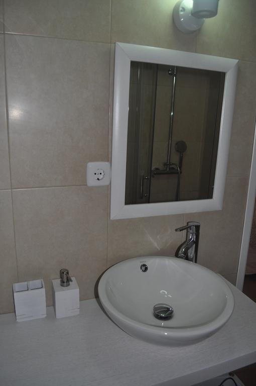 Ronda De Segovia Appartement Madrid Buitenkant foto
